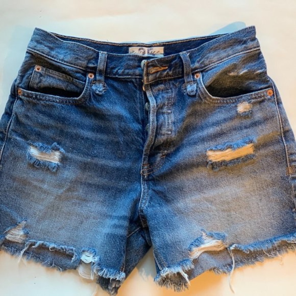 Free People Makai Cutoff denim shorts 24 NWOT